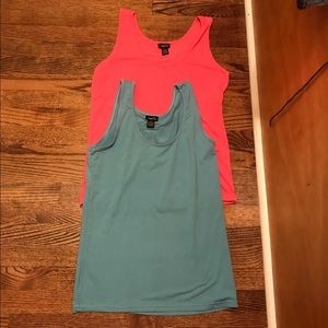 Set of 2 NWOT stretch tanks by Rue 21- Size XL